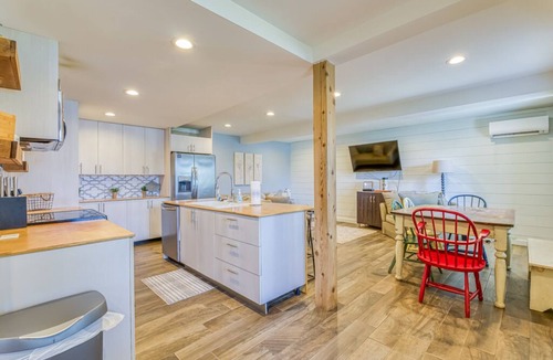 Muscle Shoals House | Lakefront Retreat, Sleeps 16 - Pets, Games & Golf