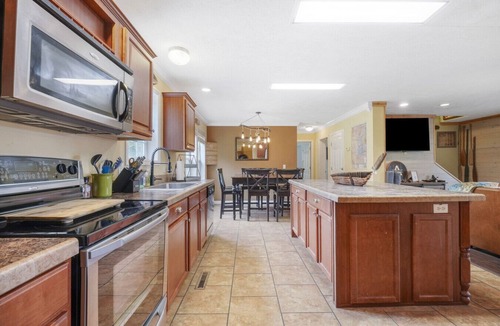 Dadeville House | Lakefront Retreat w Dock Boat Rental & Views!