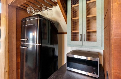 Cedarville Cabin | Lakefront Secluded Cabin with Fireplace in Cedarville, Michigan