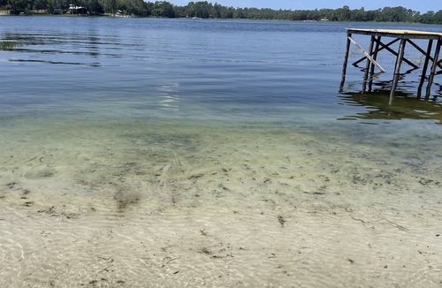 Edgar House | Lakefront water-sports fishing kayaks sleeps 7+