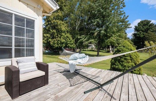 Shelby Cottage | Lakefront, Year-Round Stony Lake Hideaway