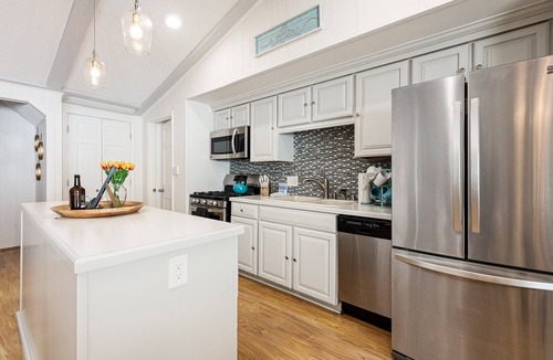 Williamsburg House | Lakeshore Lux - La Casa | Beach | Fireplace | AC