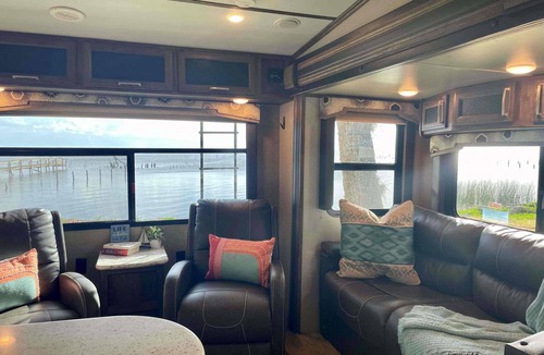 Seville House | Lakeside 26' Cougar Fifth Wheel on Lake George