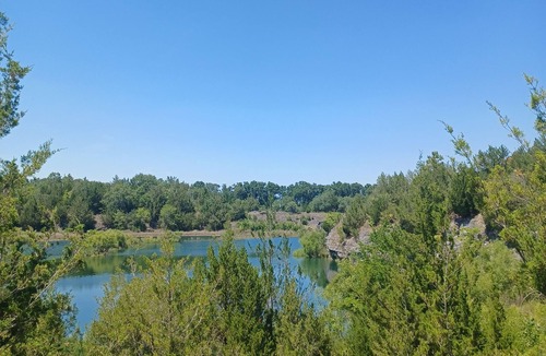 Branford RV Rental | Lakeside 32’ RV Retreat Near Ichetucknee Springs : Kayak, Yoga, Nature