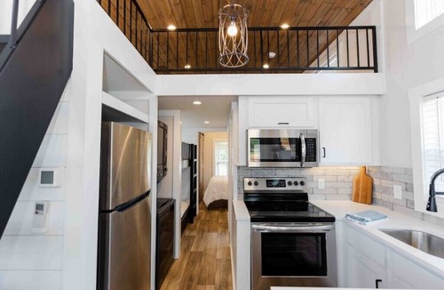 Lincoln House | Lakeside Chic: Stylish Family Tiny Home Retreat #5
