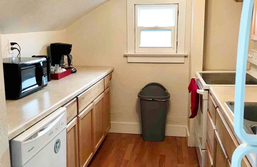 Toledo Apartment | "Lakeside Loft" Spectacular Lakefront Sunrise!