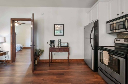 Lake Oconee Apartment | Lakeside Veranda Villa - 2Bed/2Bath in Cuscowilla
