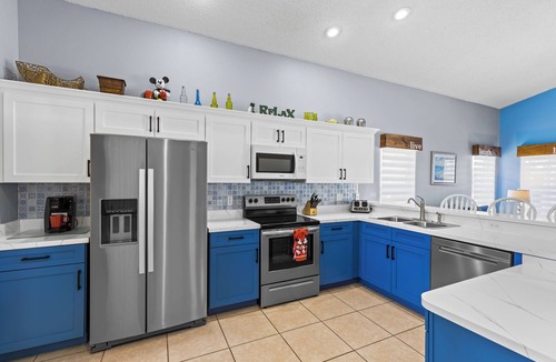 Davenport Villa | LAKEVIEW Luxury🌞SOUTH-Facing Pool🏈AWESOME Game Room🏰near DISNEY👍7-Night Deal