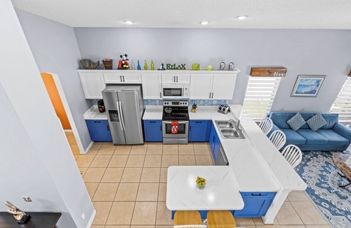 Davenport Villa | LAKEVIEW Luxury🌞SOUTH-Facing Pool🏈AWESOME Game Room🏰near DISNEY👍7-Night Deal