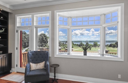 Williamsburg House | Lakeview Ridge Retreat