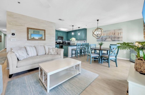 Gulf Place Condo | 🏖️LakeViews~Walk2Beach~ComplexPool~Updated~Gulf Place Caribbean 204