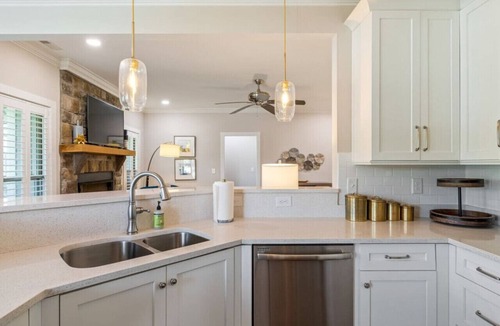 Winchester House | Lakin It Easy-Pool, Twin Creeks Marina, & Dry Creek Beach