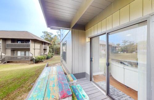 Diamondhead House | Lanai Village Condo w/Pool & Tennis! Dog Friendly