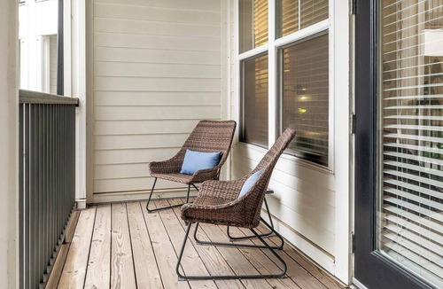 Mableton Apartment | Landing | Amazing 1BD, Rooftop Lounge, Pool