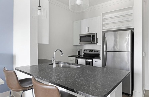 Pooler Apartment | Landing | Amazing 1BD, Yoga Studio, Gym