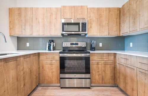 Florida Center Apartment | Landing | Amazing 2BD, Pool, Yoga Studio