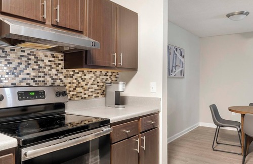 Stockbridge Apartment | Landing | Amazing 2BD, Clubhouse, Gym