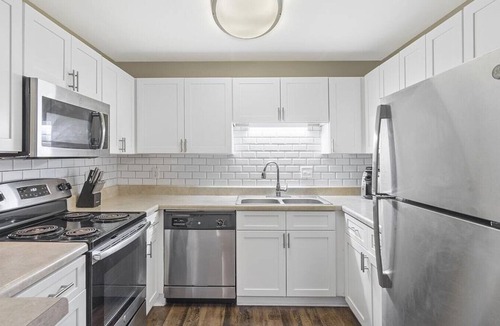 Mobile Apartment | Landing at Timber Ridge Apartments - 2 Bedrooms in Thornhill