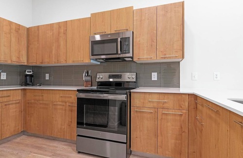 Florida Center Apartment | Landing | Beautiful 1BD, Clubhouse, Gym
