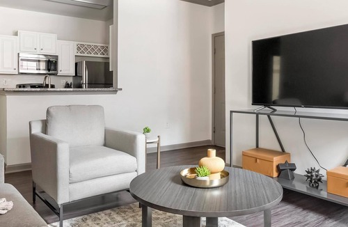 Piedmont Heights Apartment | Landing | Beautiful 1BD, Gym, Courtyard