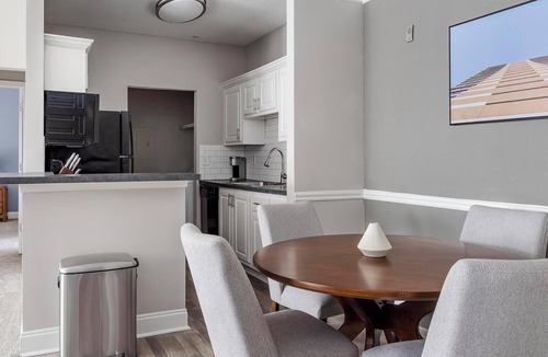 McDonough Apartment | Landing | Beautiful 2BD, Pool, Tennis Court