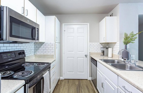 Tallahassee Apartment | Landing | Beautiful 3BD, Game Room, Clubhouse