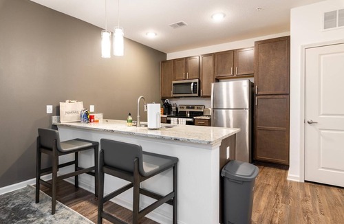 San Marco Apartment | Landing | Beautiful 1BD, Gym, Yoga Studio