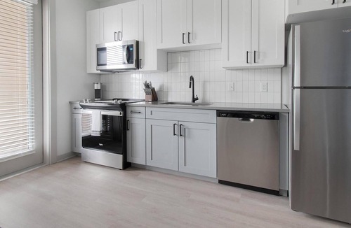 Springfield Apartment | Landing | Beautiful Studio, Game Room, Gym
