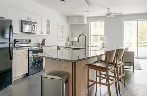 Decatur Apartment | Landing | Chic 1BD, Clubhouse, Gym