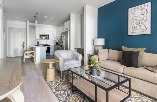 Springfield Apartment | Landing | Chic 1BD, Gym, Courtyard