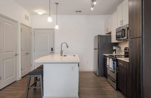 Fairvilla Apartment | Landing | Chic 1BD, Gym, Clubhouse