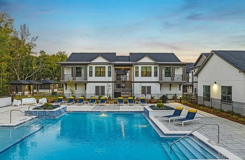 Pine Forest Apartment | Landing | Chic 1BD, Gym, Clubhouse