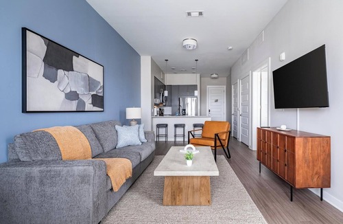Hitch Village - Fred Wessels Homes Apartment | Landing | Chic 1BD, Gym, Pool