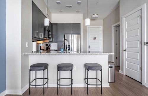 Hitch Village - Fred Wessels Homes Apartment | Landing | Chic 1BD, Gym, Pool