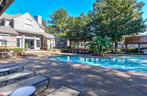 Germantown Apartment | Landing | Chic 1BD, Gym, Tennis Court