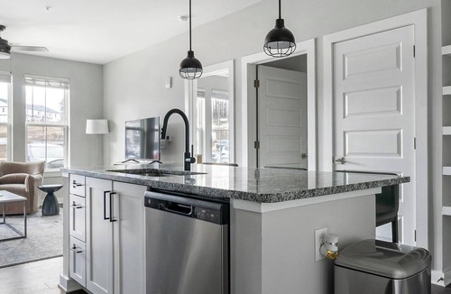 Mableton Apartment | Landing | Chic 1BD, Pool, Gym