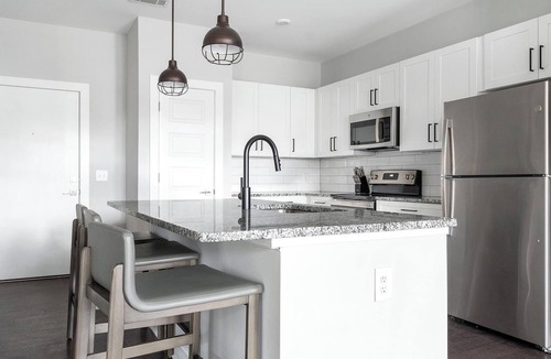 Mableton Apartment | Landing | Chic 1BD, Pool, Gym
