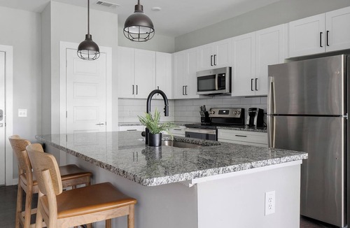 Mableton Apartment | Landing | Chic 1BD, Pool, Gym