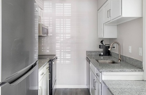 Homewood Apartment | Landing | Chic 1BD, Gym, Pool