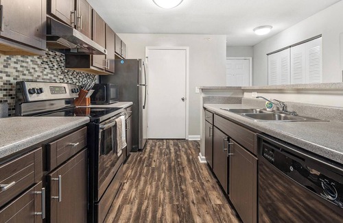 Stockbridge Apartment | Landing | Chic 2BD, Clubhouse, Gym