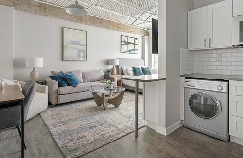 Central Business District Apartment | Landing | Chic Studio, Gym, Rooftop Lounge