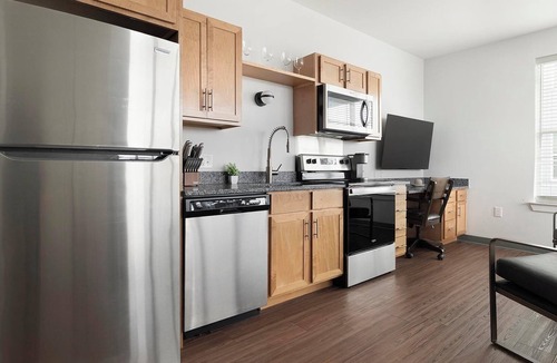 Five Points South Apartment | Landing | Chic Studio, Yoga Studio, Pool