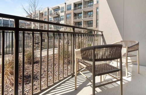 San Marco Apartment | Landing | Incredible 1BD, Yoga Studio, Gym