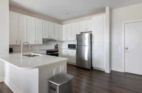 Belle Mina Apartment | Landing | Modern 1BD, Courtyard, Gym