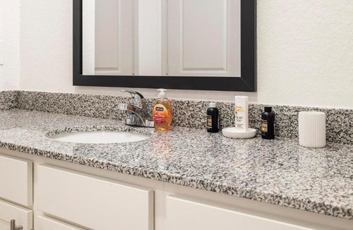 Candler Apartment | Landing Modern 1BD Gym Pool