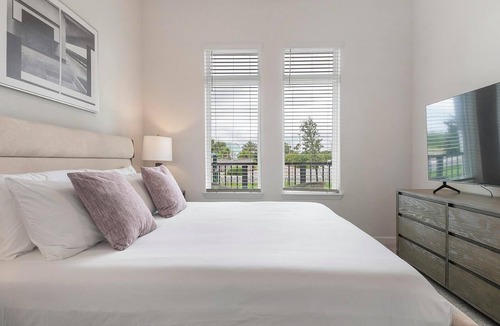 Florida Center Apartment | Landing | Modern 1BD, Gym, Game Room