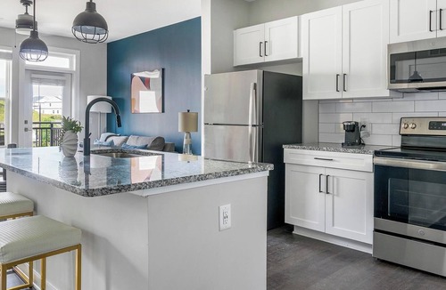Mableton Apartment | Landing | Modern 1BD, Pool, Gym
