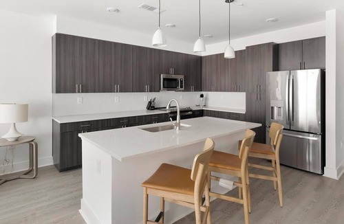 Crestline Heights Apartment | Landing | Modern 2BD, Gym, Pool