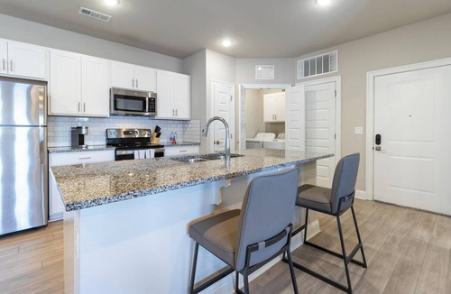 Crestview Apartment | Landing | Modern 2BD, Game Room, Clubhouse