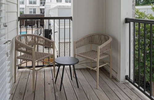 Mableton Apartment | Landing | Modern 2BD, Pool, Yoga Studio